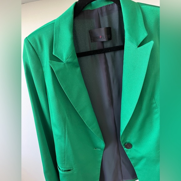 Green silk jacket - Picture 2 of 3